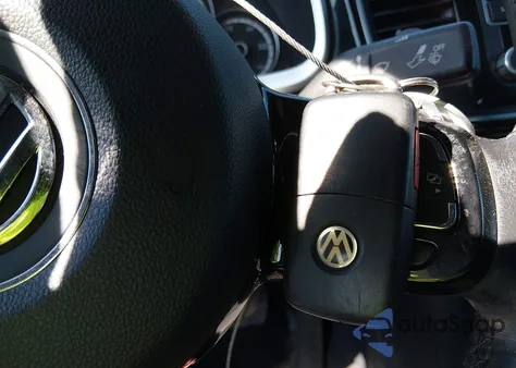 2013 Volkswagen Beetle 2.0L Tdi из США, поврежденный, VIN 3VW5L7AT9DM817904